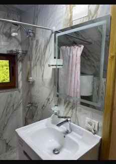 Boge House | Paja Guesthouse - Camping
