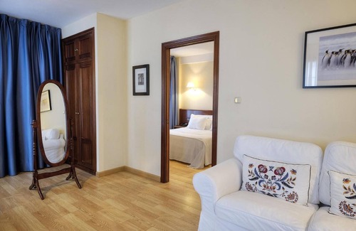 Navia Hotel | Palacio Arias & Hotel y Apartamentos Arias