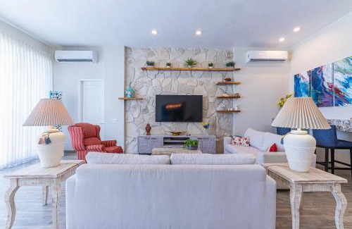 La Ventana Villa | Palacio Blanco Luxury Villa 1