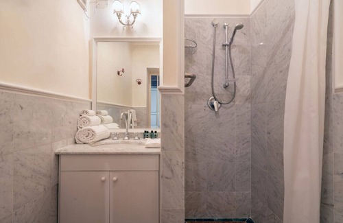 San Niccolo Apartment | Palazzo Antellesi Medici Suite
