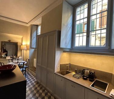 Sant' Ambrogio Apartment | Palazzo Mormorai