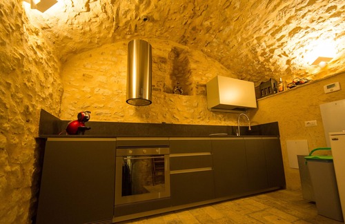 Trevi House | Palazzo Neri : A Historical Palazzo Situated On A Noble Square