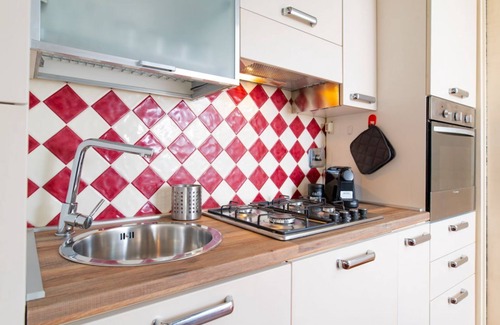 Roman Quarter Apartment | Palazzo Paesana: studio in a historic residence