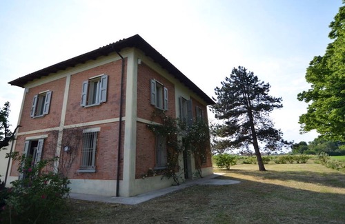 Imola House | Palazzo San Lazzaro - Guest House in a beautiful private park.