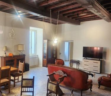 Sutri House | Palazzo Storico "Mezzadonna"