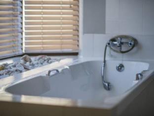 Pollok Beach House | Palm Beach Guesthouse