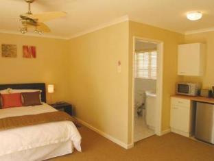 Pollok Beach House | Palm Beach Guesthouse