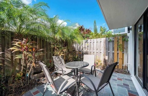Palm Beach Shores Condo | Palm Beach Shores Townhouse Bleu