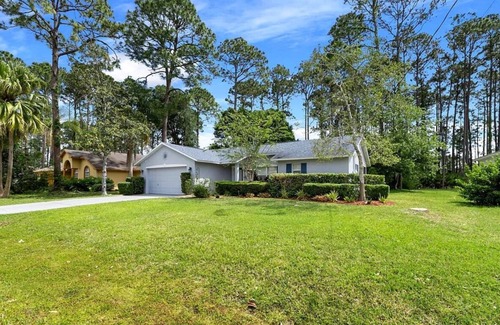 Indian Trails House | Palm Coast Getaway Fast Wi-Fi Near Flagler Beach