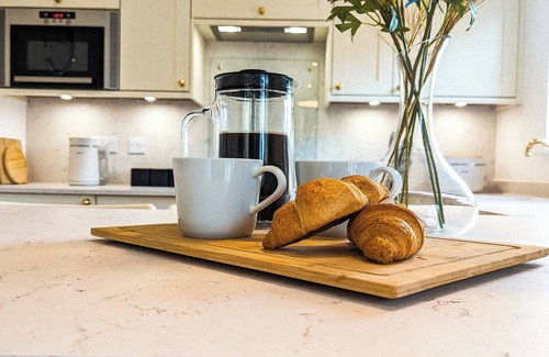 Etchinghill House | Palm Cottage - Cosy retreat