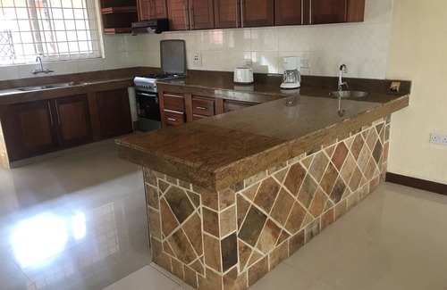 Kireka House | palm house travelers