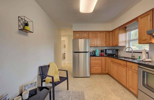 South Pinellas Community Council House | Palm Oasis 2/2 Serene Backyard Private Poolside