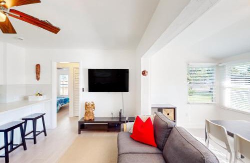 Edgewood House | Palm Shadow Sanctuary