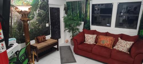 Palm Springs House | Palm Springs 3-Bedroom 2-Bath 5 Miles to the Beach