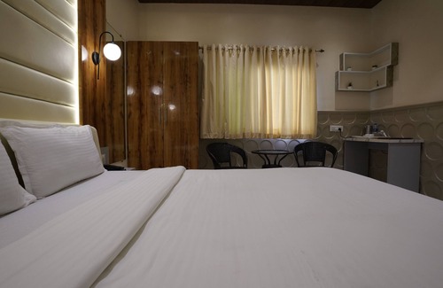 Gorai Hotel | Palm Springs Beach Resort - Gorai