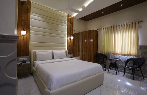 Gorai Hotel | Palm Springs Beach Resort - Gorai