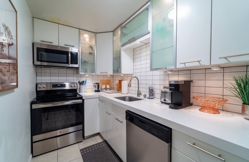 Racquet Club West Condo | Palm Springs Luxury 2 Bed Condo in Downtown Resort!