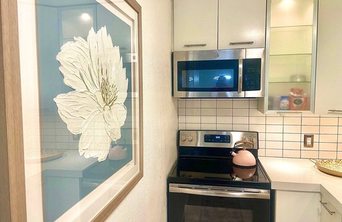 Racquet Club West Condo | Palm Springs Luxury 2 Bed Condo in Downtown Resort!