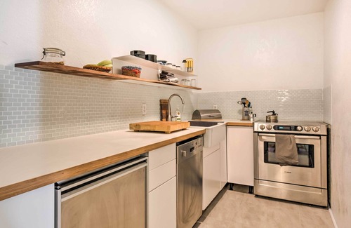 Racquet Club West Apartment | Palm Springs Retreat w/Pool Access & Valley Views