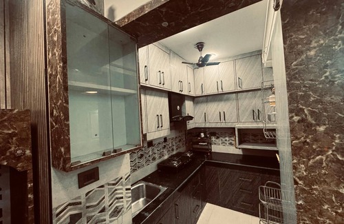 Ghaziabad Apartment | Palm Stays: 2BHK Fully furnished Apartment In Raj Nagar Extension Ghaziabad