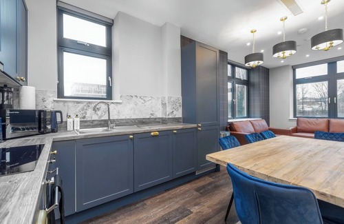 London Borough of Bromley Apartment | Palm Tree House | Ralph Lauren