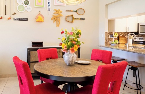 Palm Desert Condo | Palm Valley Country Club Get Away! TWO Guest Rooms on Tee Box #2! TWO ON #2!