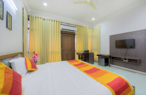 Civil Lines Bed & Breakfast | PALM34 - Luxury Private Room with attached Bath