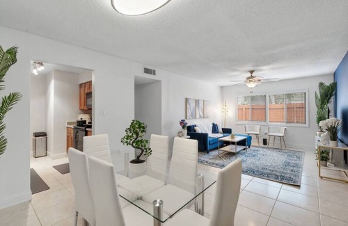 SoHo Apartment | Palma ceia 2417D · Pool | gym | FREE parking | Luxury in heart of TPA