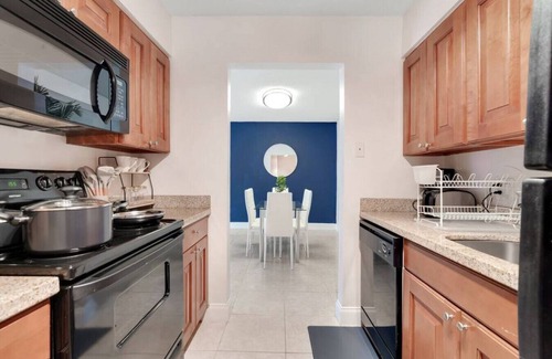 SoHo Apartment | Palma ceia 2417D · Pool | gym | FREE parking | Luxury in heart of TPA