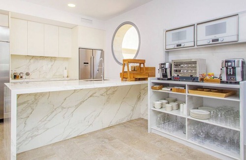 Establiments Villa | Palma Rainbow - Twelve Bedroom Villa, Sleeps 24