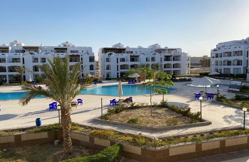 Suez Ski Chalet | Palmera Resort Ain Sokna - Building No# 32 Flat No# 4