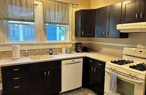 Roselawn Finance House | Palmetto 2 Bed Family House in Cincy near Oakley