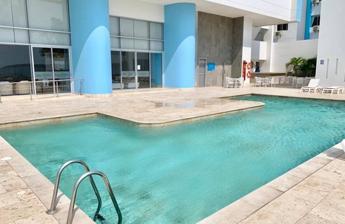 El Laguito Apartment | Palmetto Sunset Apto 18-05