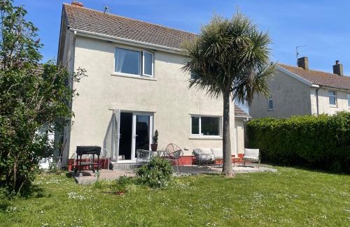 Lydstep House | Palms - spacious, 3 bedroom, pet friendly, family holiday home