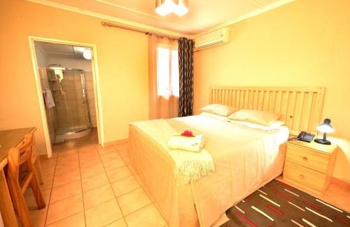 Lusaka Cabin | Palmwood Lodge