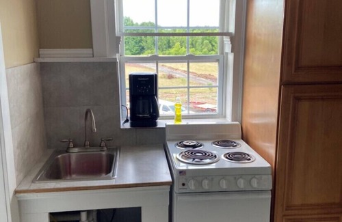 Baldwinsville Apartment | Palomino Upper level Farm House near Village,