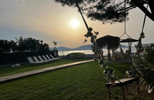 Kanatadika Villa | Pampas Seafront villa, 6 bedrooms, North Evvoia