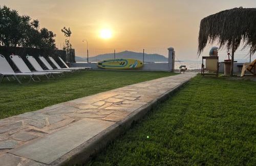 Kanatadika Villa | Pampas Seafront villa, 6 bedrooms, North Evvoia
