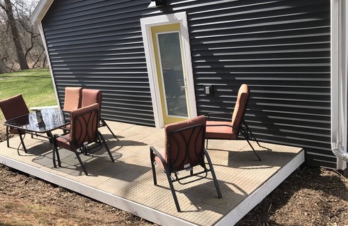 Howard House | Pamperin Park Cottage - House, Completely Updated Minutes to Lambeau