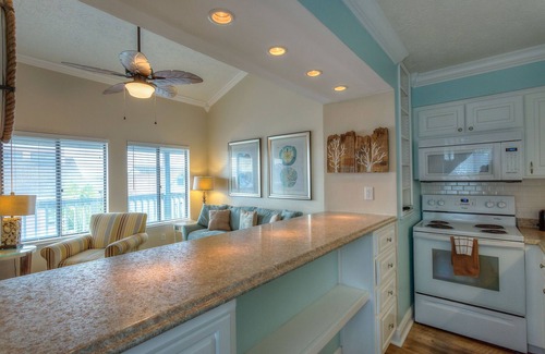 Gulf Lagoon Beach Condo | Panama Breeze! Perfect for Snowbirds! Available for November through February!