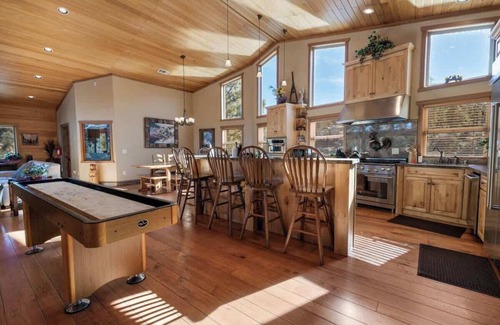 Boulder Bay House | Panorama Peninsula Lakefront