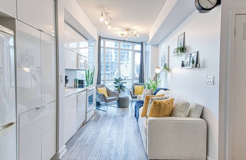 CityPlace Hotel | Panorama Suites-Fort York