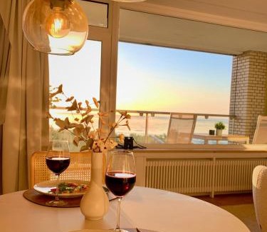 Duhnen Apartment | Panoramameerblicksuite direkt am Strand, Garage Wlan, Aufzug, Smarttv,Bettwäsche,Handtücher, Netflix uvm