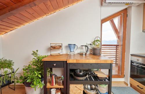 Shiligarnika Apartment | Panoramic 2 Bedroom Cabin Retreat Japanese Style