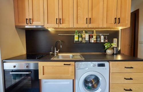 Shiligarnika Apartment | Panoramic 2 Bedroom Cabin Retreat Japanese Style