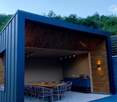 Sugag Ski Chalet | Panoramic Chalet Transalpina