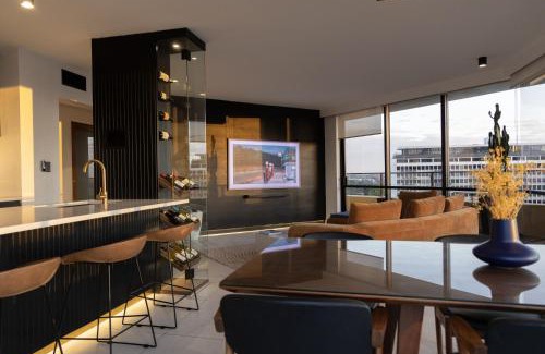 Spring Hill Apartment | Panoramic City Views! - Large Luxury 2 Bedroom Apartment