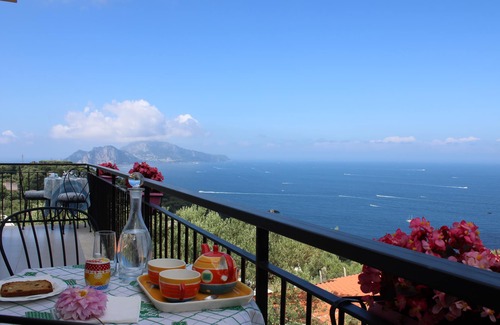Schiazzano House | Panoramic house with furnished garden and view of Capri