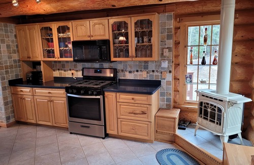 Tower Cabin | Panoramic Island studded views! Spectacular ledge rock setting!