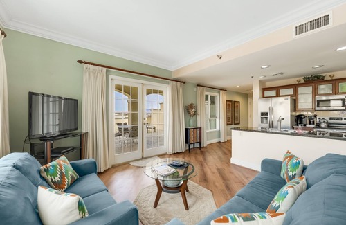 Lake Las Vegas Condo | Panoramic Lake View Penthouse, Large Covered Deck, Steps to the Lake, Grocery